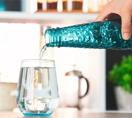 Which is the Best Drinking Water Bottle: Glass Bottle or Plastic Bottle