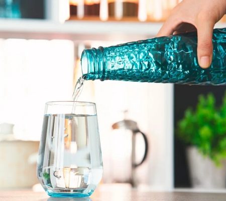 Why does water taste better in glass than plastic?