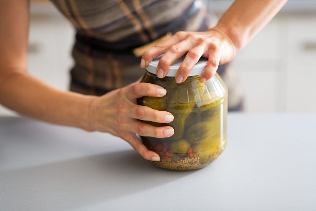 How to Open a Stuck Glass Jar Lid